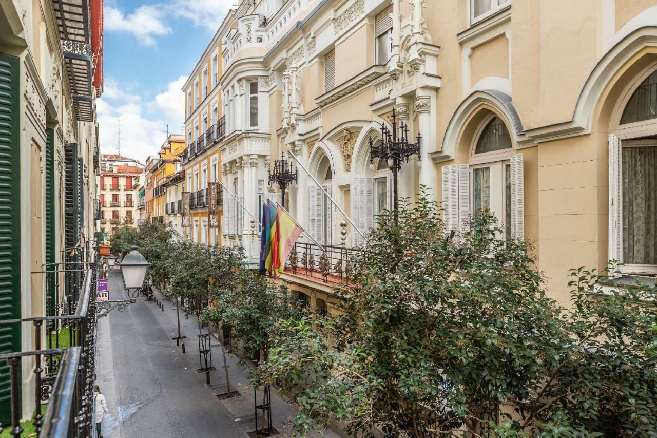 BNBHolder GRAN VIA es MIA Madrid Eksteriør billede
